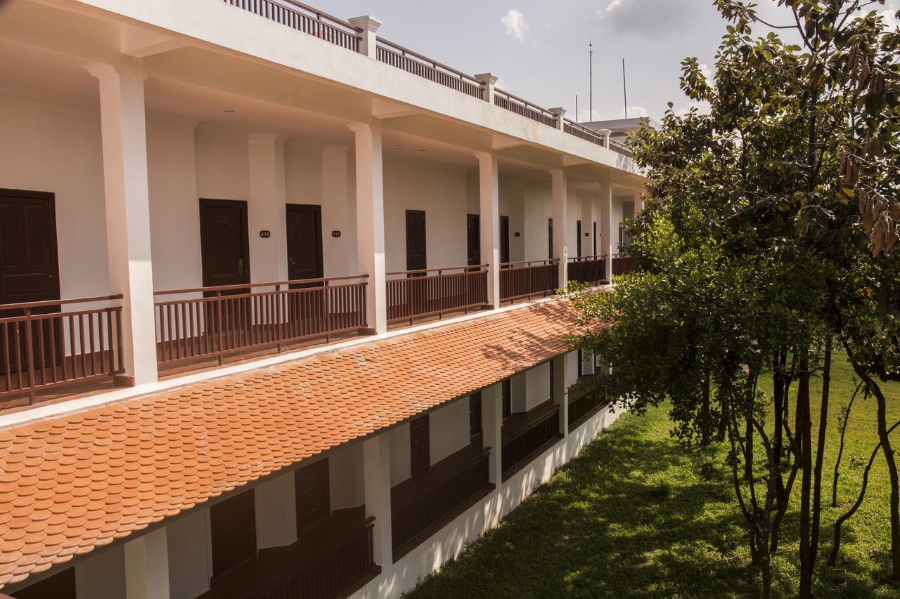 Samrith Hotel Kampong Thom Exterior photo